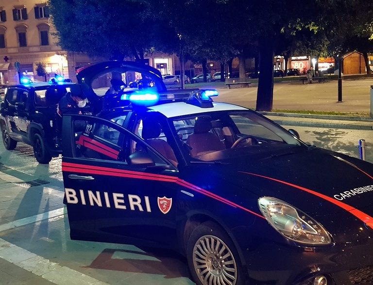 Gli ultimi fuochi della movida nuove sanzioni dei carabinieri ad